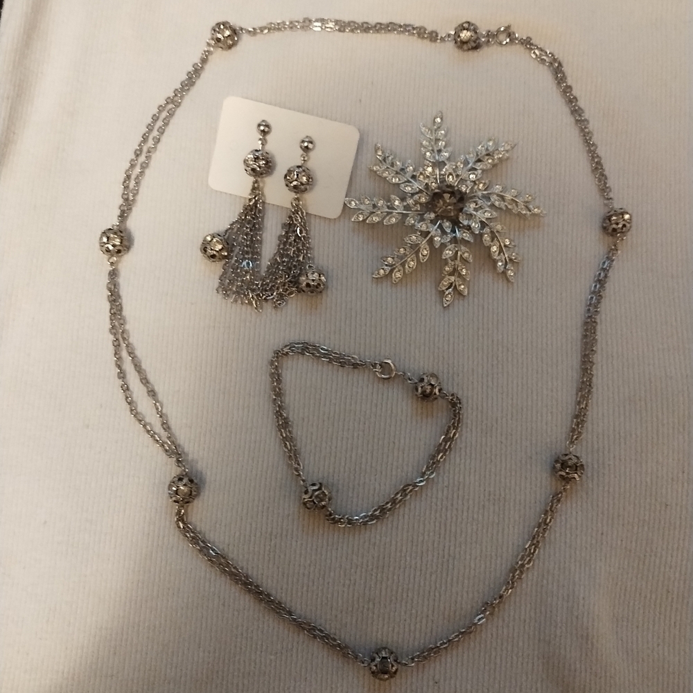 Vintage silver tone Sarah Coventry jewelry lot